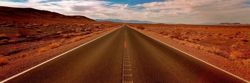 Wüste Straße - Beste STP Broker