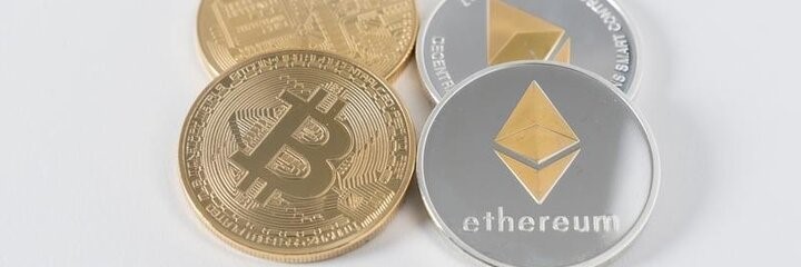 verschiedene Krypto Münzen - Bitcoin, ethereum